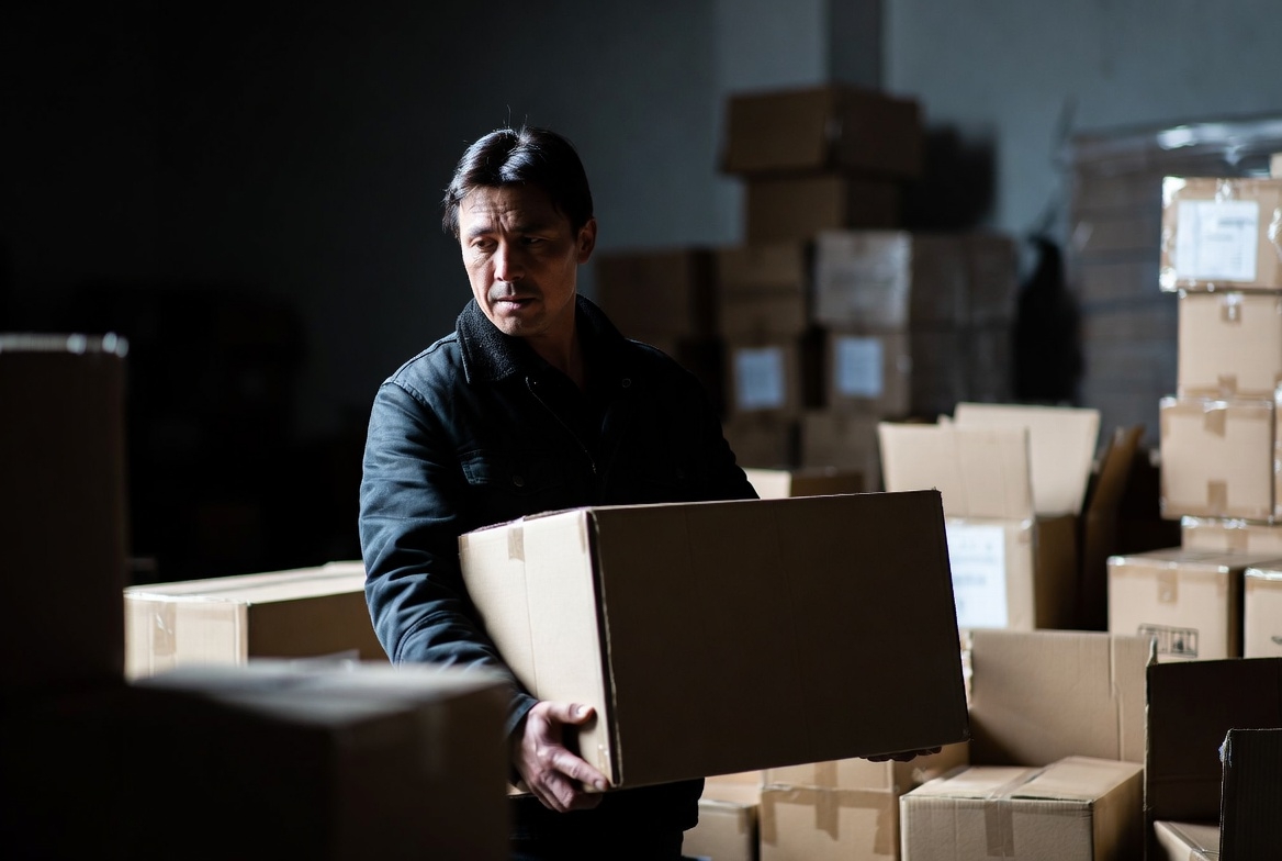 代引き決済が変えたスーパーコピー業界の生態系：匿名化・リスクシフト・市場拡大の連鎖を検証