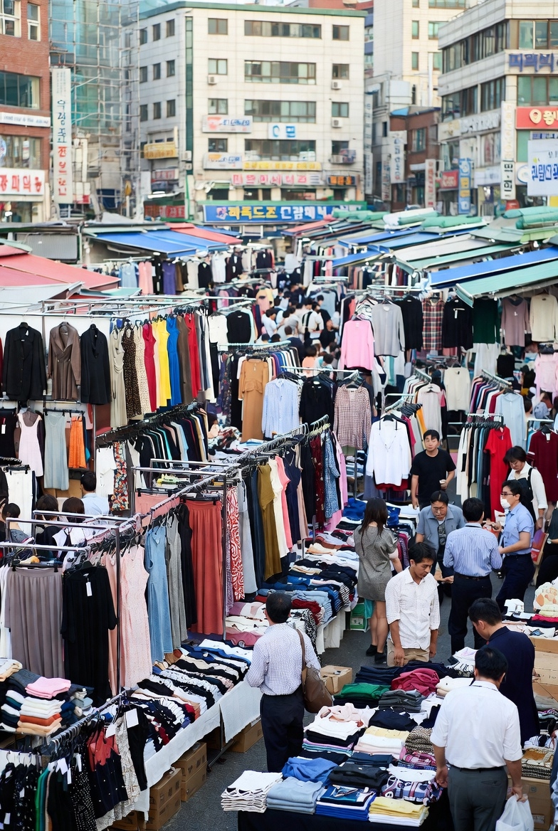 韓国東大門市場を窓口に見る「スーパーコピー」産業の現在:ファッション業界への波及効果と文化的考察 4 韓国東大門市場を窓口に見る「スーパーコピー」産業の現在:ファッション業界への波及効果と文化的考察
