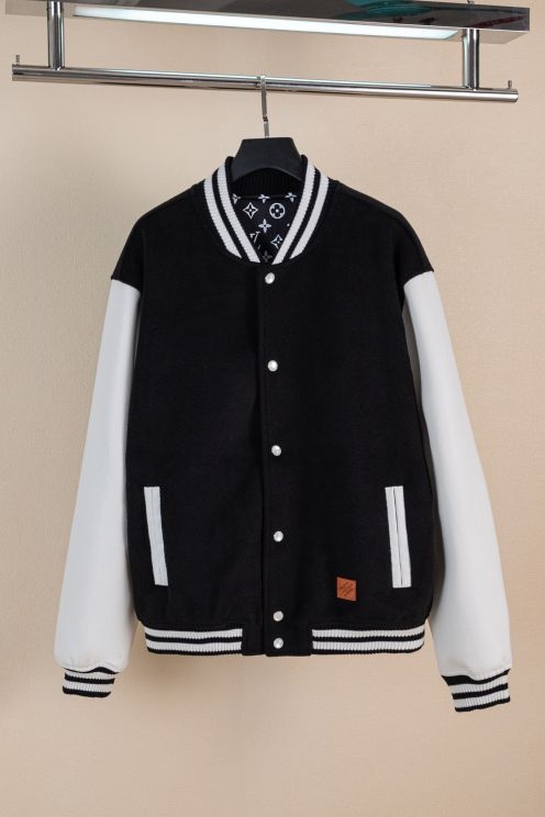 本物を凌駕する? ルイ・ヴィトン衣類の高精度レプリカが追求する「再現性」の現在地 本物を凌駕する? ルイ・ヴィトン衣類の高精度レプリカが追求する「再現性」の現在地