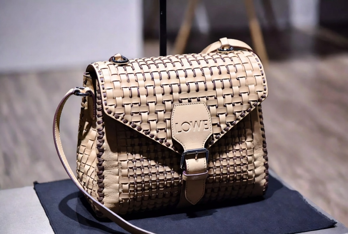 クラフトマンシップから見るロエベ スーパーコピーの再現技術｜パズル、バスケット、ゲートの緻密な世界